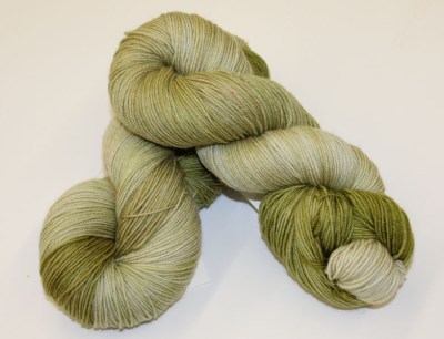 Hand-Dyed-Fingering-Matcha-Swirl-003