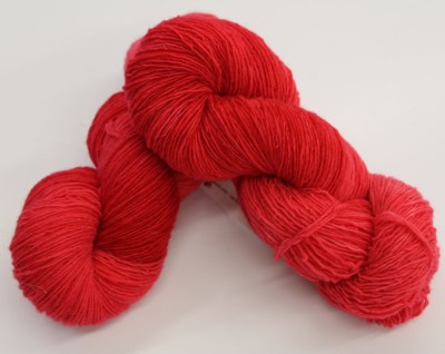 Hand-Dyed-Wool-Fingering-Cardinal-003