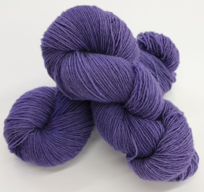 Hand-Dyed-Wool-Fingering-Glorious-Grape-003