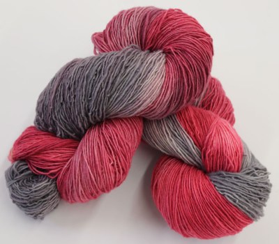 Hand-Dyed-Wool-Fingering-Rasperry-Storm-003