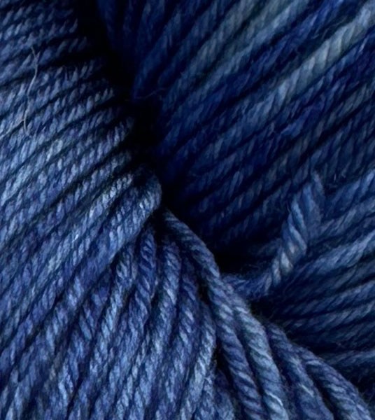 Hand-dyed-fingering-tranquil-001